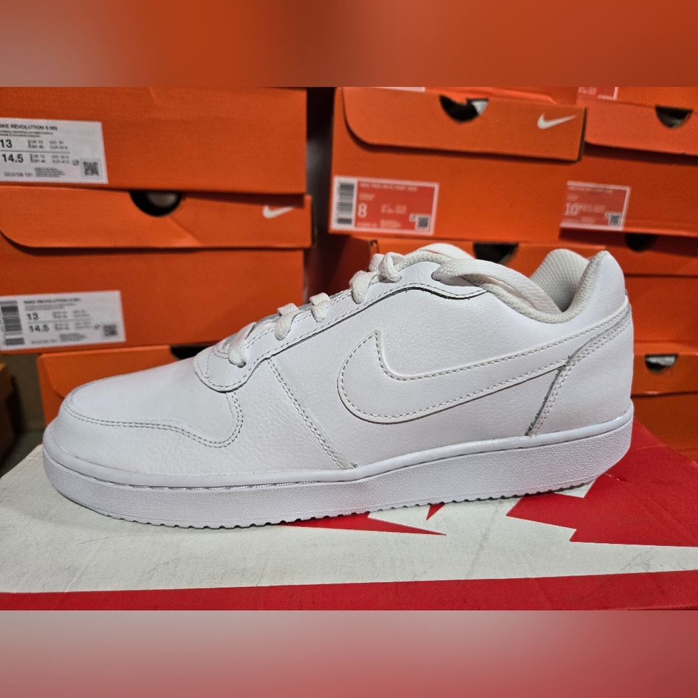 Nike White Leather Sneakers Classic Low-Top Design